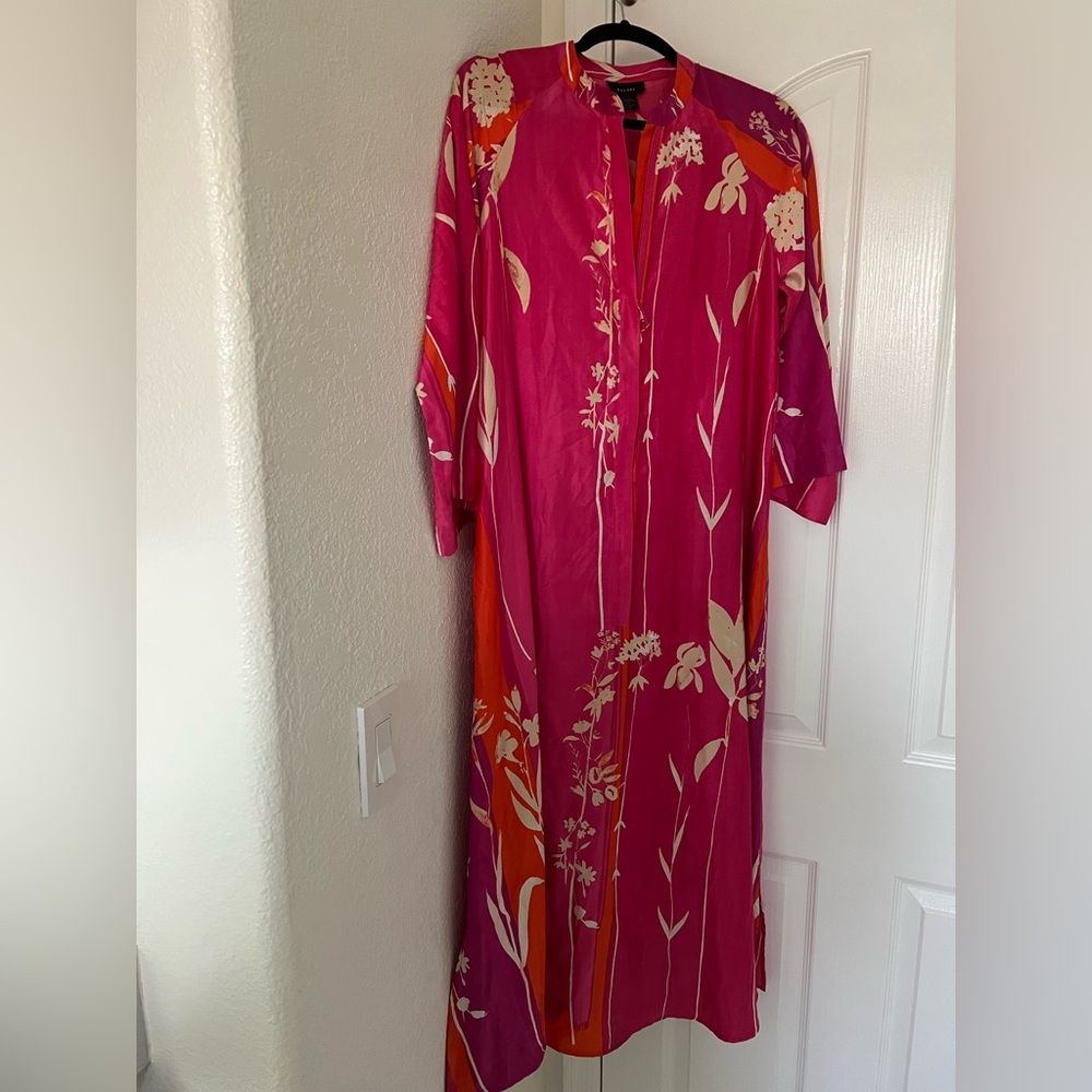 Natori Floral Pink and Orange floral chameuse robe caftan 119